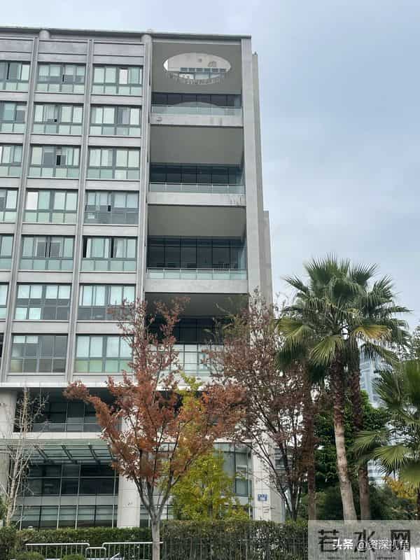 请问一下这房顶开个洞起什么作用？