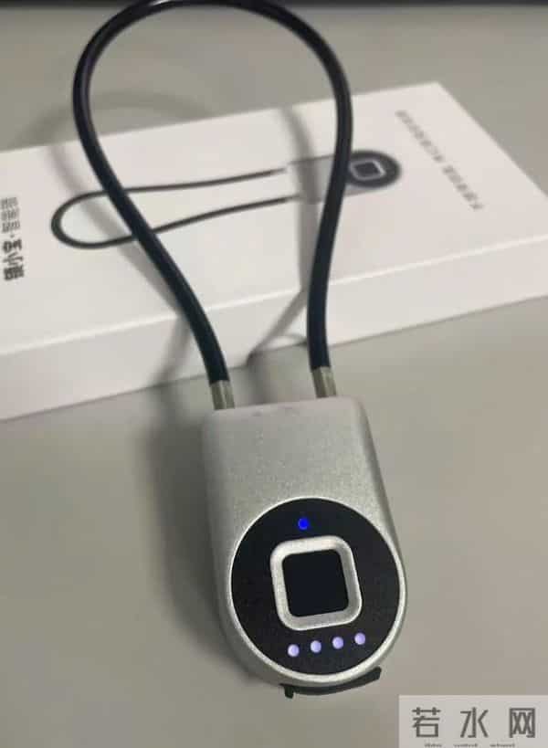 被年轻人的“电动车小配件”惊到了！网友直呼：会生活的人了不起