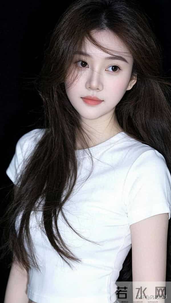 广西南宁一校花好漂亮， 身高168cm，体重46kg 美的让人移不开眼