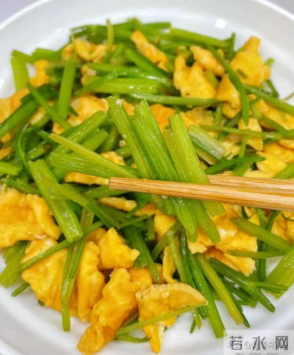 它被叫做“洗肠菜”，2块钱一大盘！润肠通便，肠道干净少生病