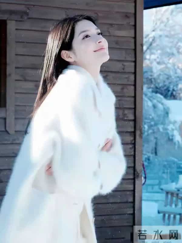 山西大同一校花好漂亮， 国色天姿，眉眼带笑 美的让人移不开眼