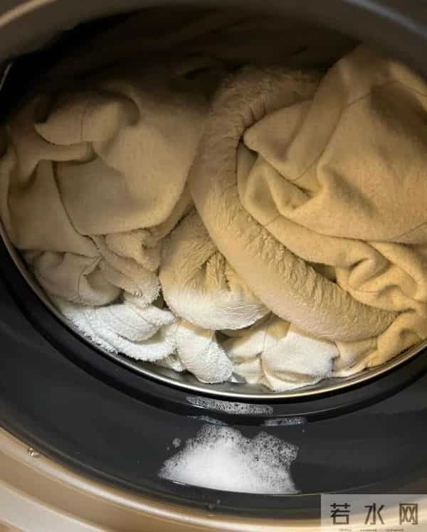 为什么年轻人都不用滚筒洗衣机了？听内行人说完，恍然大悟！