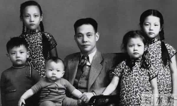 她是上海首席名媛，和戏子私奔生下6个孩子，如今个个都家喻户晓