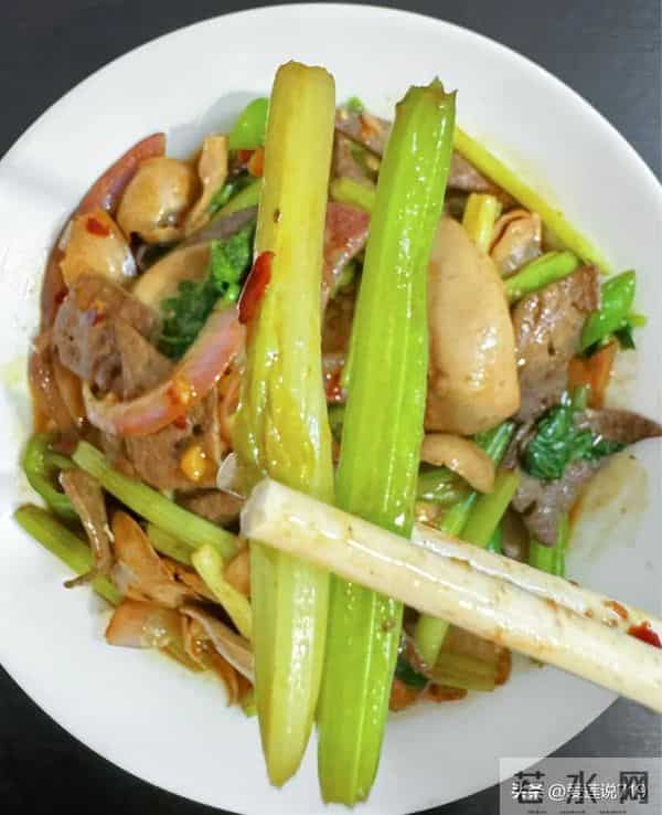 它被叫做“洗肠菜”，2块钱一大盘！润肠通便，肠道干净少生病