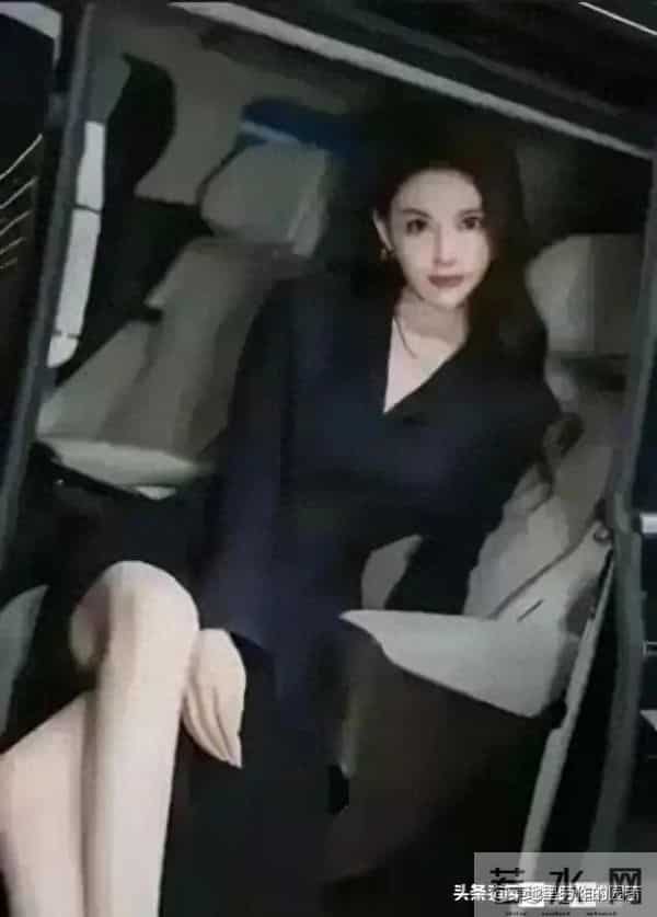 顶级车模王琳 身高179cm 身材拥有黄金比例 散发迷人身材魅力