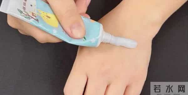 冬天出门前，记得用硬币碰一下门把手，好多人还不知道，涨知识了