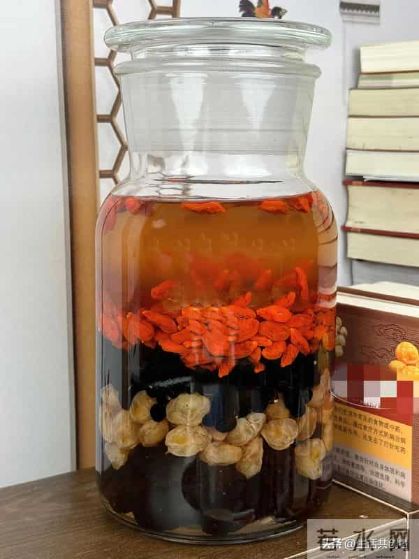 爷爷传的补肾泡酒方！坚持喝，冬天不怕冷、腰不酸