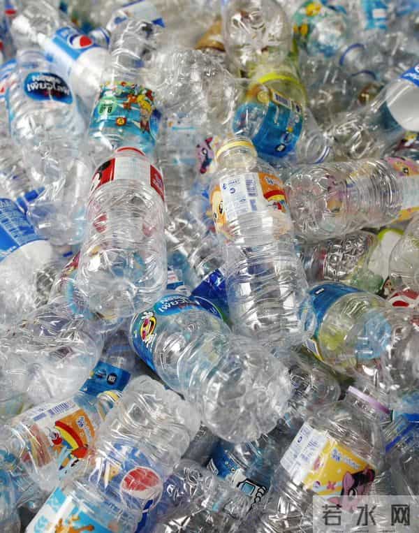说句扎心的话：塑料瓶子做的再生纤维你们买不起。