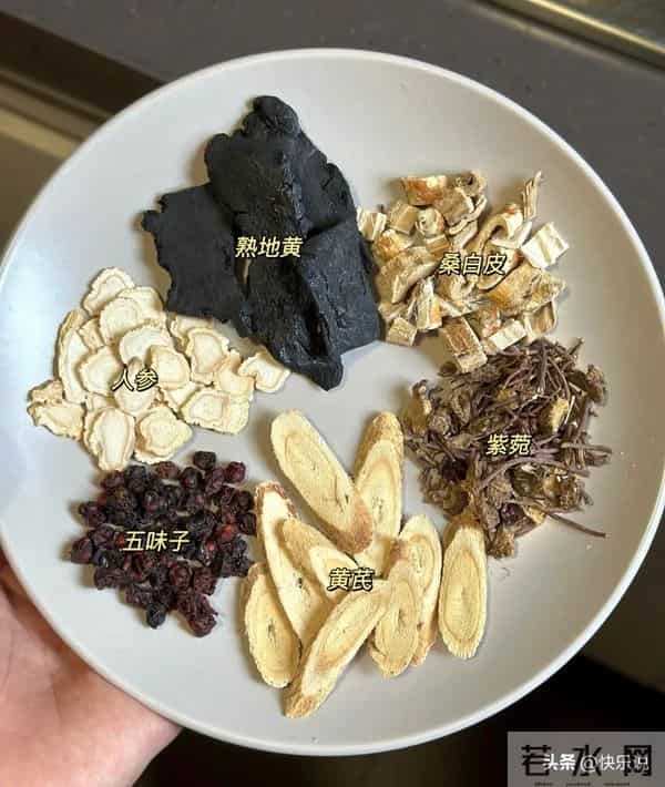 一受凉就咳？根源是肺气不足！两味药煮水，润肺化痰超管用