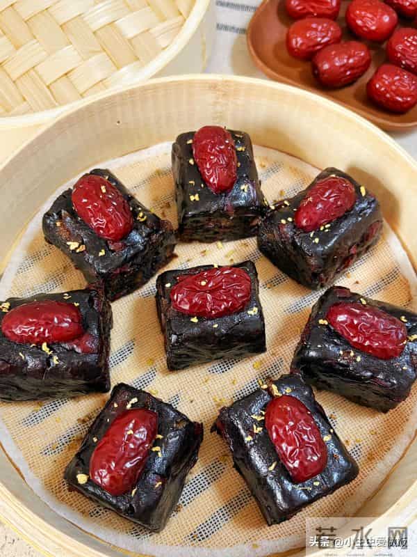 黑豆和它配着吃，等于"补肾王"，强筋骨抗衰老，头发乌黑显年轻