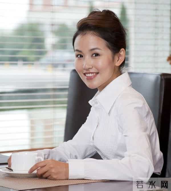 我29岁娶了公司食堂阿姨，婚后1个多月，董事长把我叫到办公室来