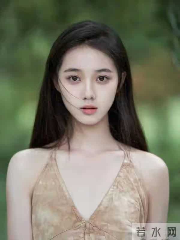 重庆一校花，172cm身段45kg，美得太犯规，让人移不开眼