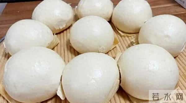 馒头保存:直接塞冰箱不对,教你个办法,存一月仍似刚出锅