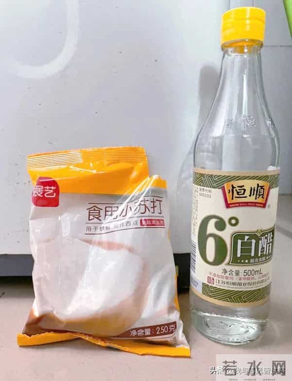 别再花钱买清洁剂了！小苏打+白醋的10种高阶用法，便宜到哭