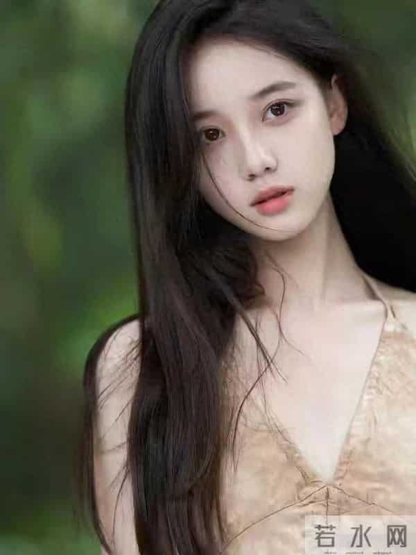 重庆一校花，172cm身段45kg，美得太犯规，让人移不开眼