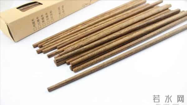 木筷和不锈钢筷，哪种更适合家用？看完冒“一身冷汗”，你知道吗