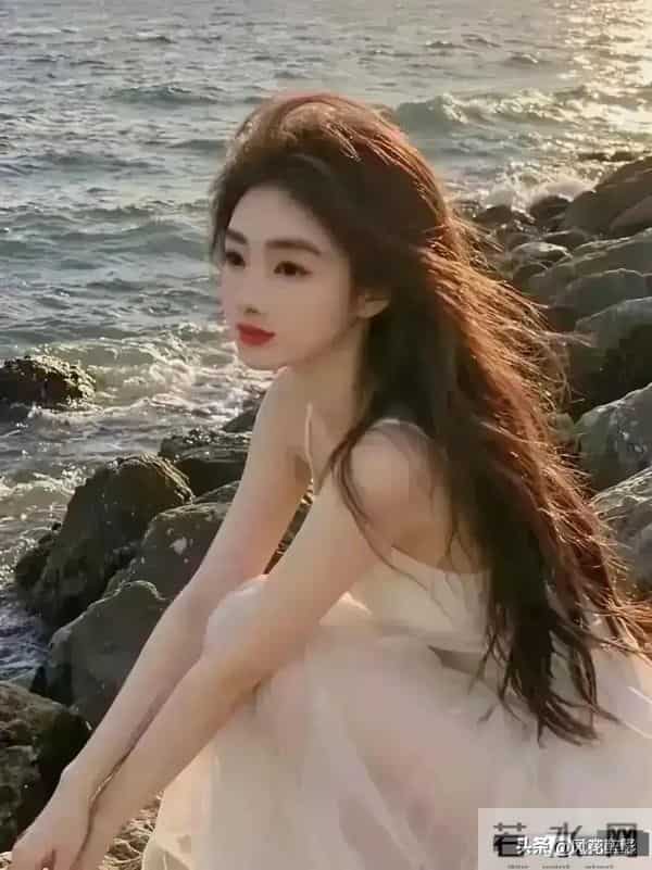 河北邯郸一校花好漂亮， 身高167cm，体重46kg 美的让人移不开眼