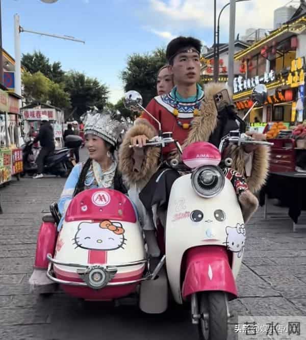 许妈连线浩男品尝美食 骑摩托车出现尴尬一幕 老谢回应公司没法运转