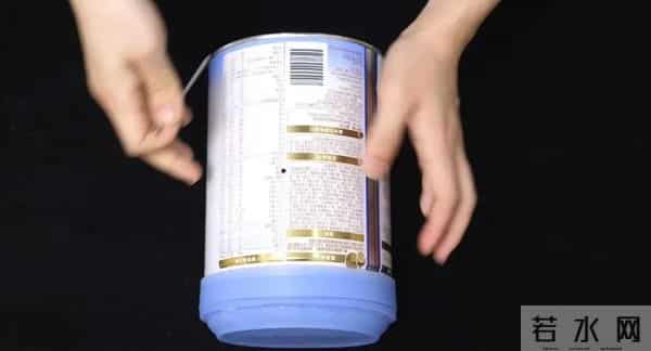 奶粉罐不要扔,在上面打几个洞放在房间里,全家人抢着用,太棒了