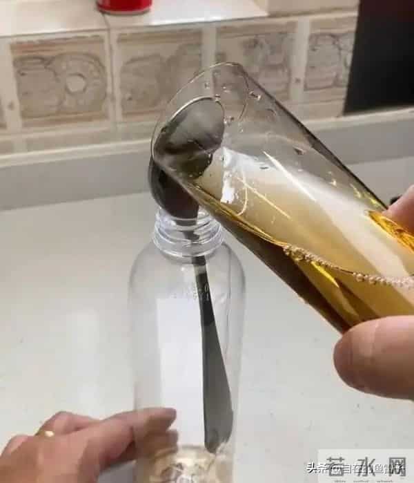 被我妈的10个厨房智慧惊呆了！分文不花，解决超多生活痛点