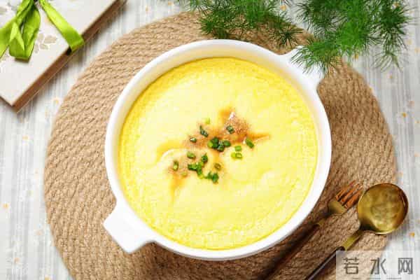 50岁女子感染甲流，天天吃蒸鸡蛋，复查时医生称赞：3点做得好