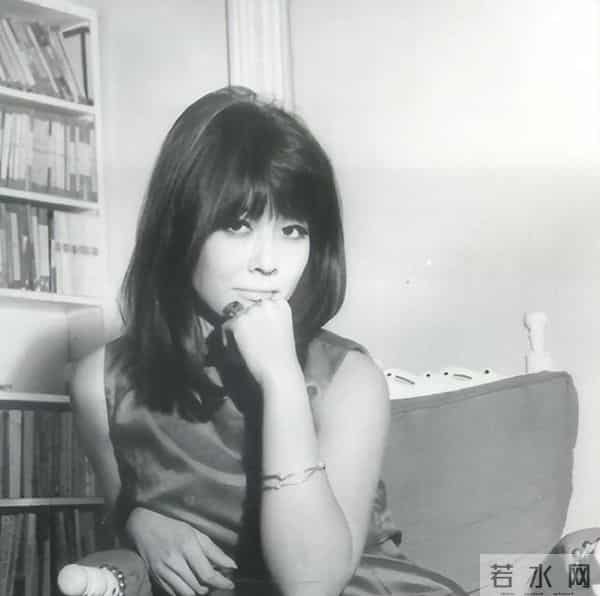 她是上海首席名媛，和戏子私奔生下6个孩子，如今个个都家喻户晓