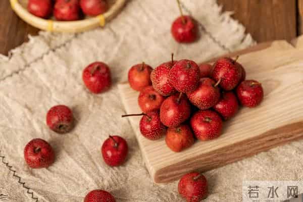 12月开始，经常喝“山楂干”泡水，坚持一段时间后，4大好处或许能收入囊中！