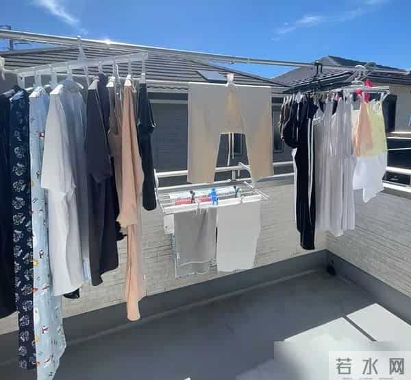 衣服这样晾晒,就等着生病吧,很多人不了解,还在坚持错误方法!