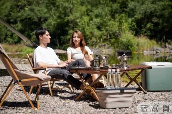 我是一个住家保姆，今年46岁，由于耐不住寂寞，每晚上会去走夜路