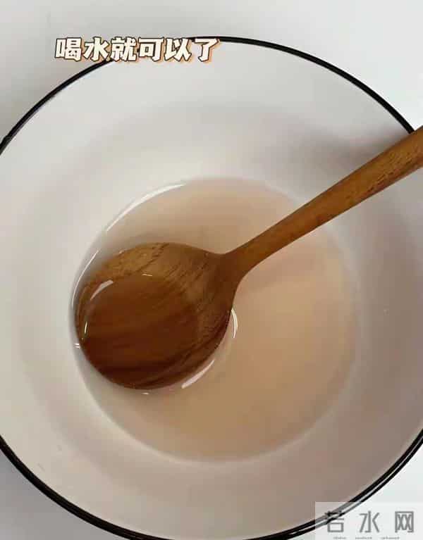 它是止咳第一名,放到锅里蒸一蒸,轻松排出黄痰,喉咙不干不疼了