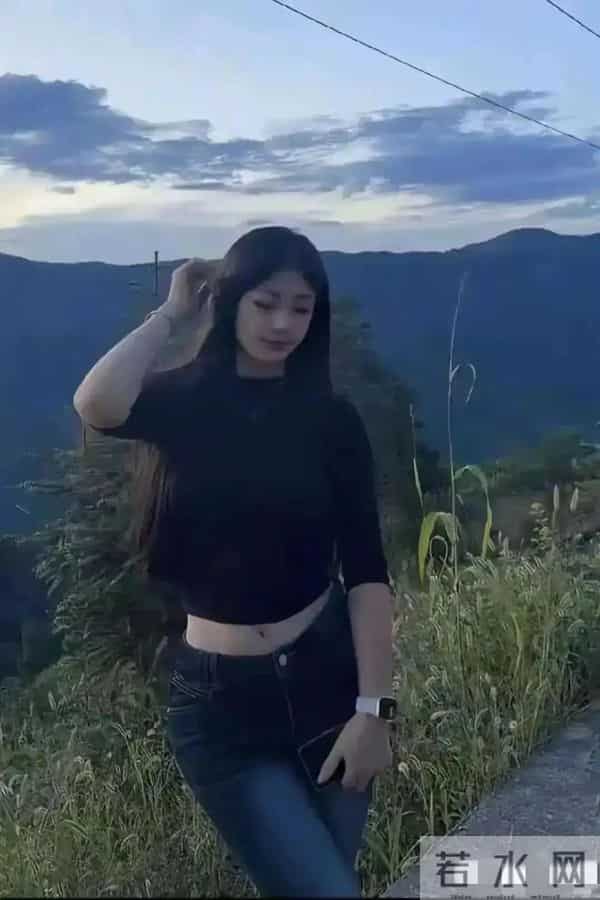 她这个身材，是目前为止，我见过最好的身形，不接受反驳