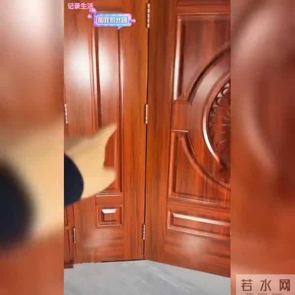 全村仅此一家的霸气大门，小松秋秋家今日落成