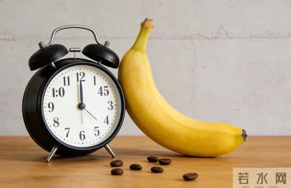 年纪轻轻就不行了？别瞎吃药坏了身子，外用这个方法，安全又持久