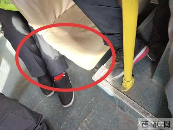 公交71路等了一个多小时才来了一辆