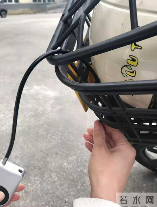 被年轻人的“电动车小配件”惊到了！网友直呼：会生活的人了不起
