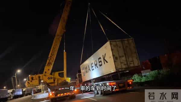 车上赚钱车上花,哪有闲钱拿回家,一趟的运费只够换轮胎