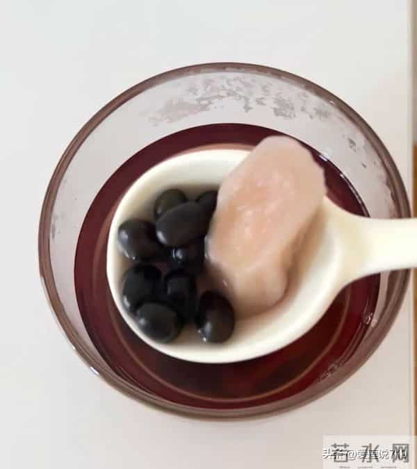 比枸杞更护眼，比蓝莓更抗衰！这碗水坚持喝，养肝肾，眼不干不花