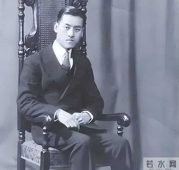 他是清华北大所有女生心中的男神，但他为了一个承诺，终身未娶