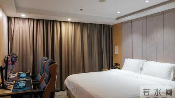 从人满为患到接连倒闭，几乎“消失”的网吧，为何忽然复活了？