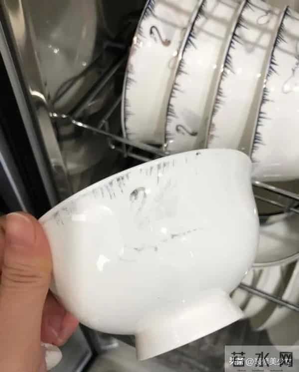 断舍离清单：扔掉厨房“这10样”东西，别坑了家人！