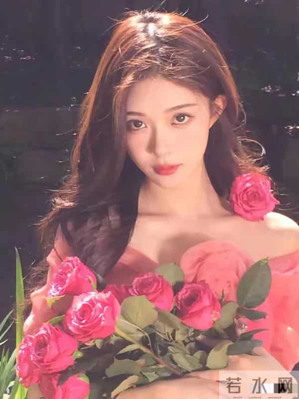 河南南阳一校花太漂亮了，仙姿玉色，貌美如花，绝世佳人不过如此