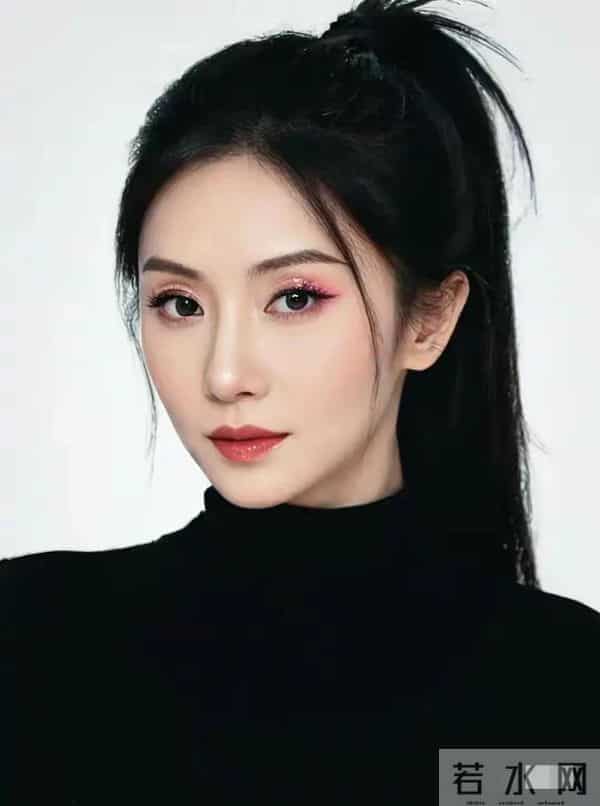 四川宜宾一佳人身高173cm 身材拥有黄金比例 散发迷人身材魅力