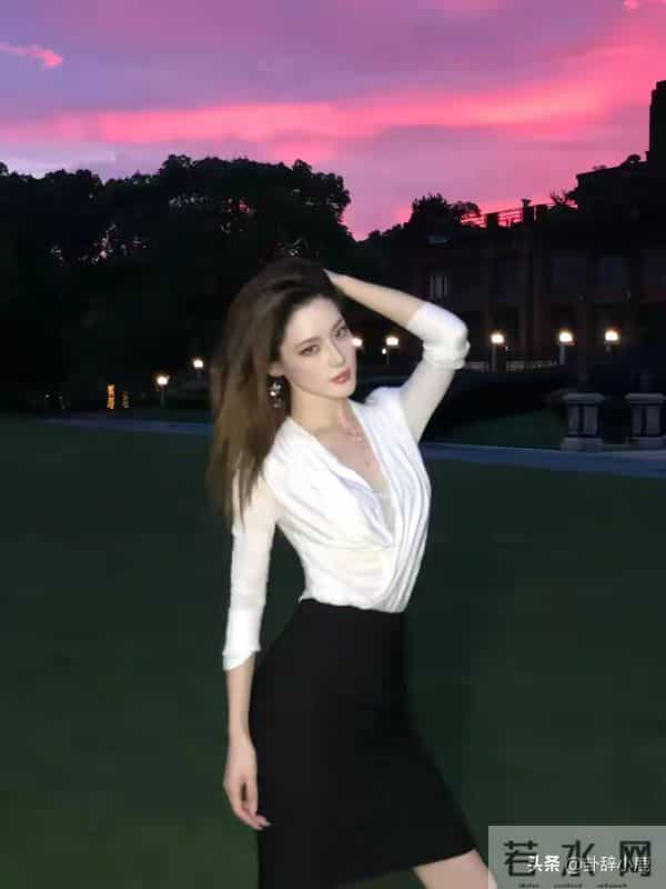 美伢这身材真是绝了，俏丽佳人，以前只在梦里见过，如今美梦成真