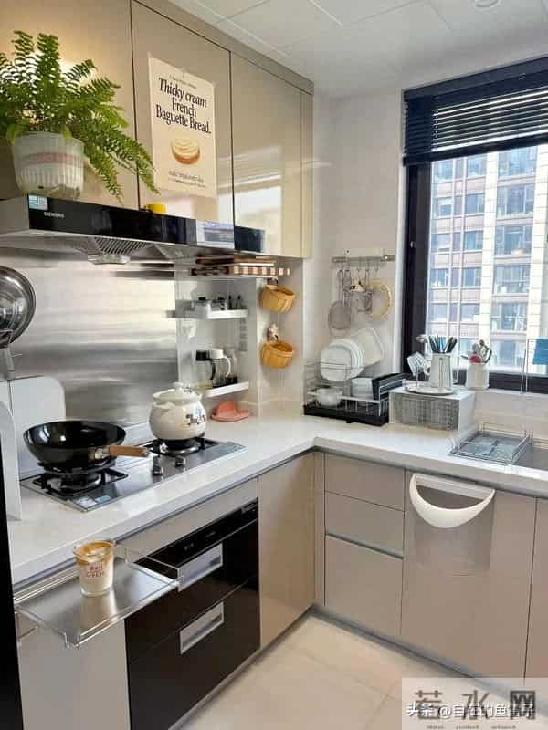 被我妈的10个厨房智慧惊呆了！分文不花，解决超多生活痛点