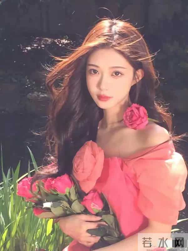 河南南阳一校花太漂亮了，仙姿玉色，貌美如花，绝世佳人不过如此