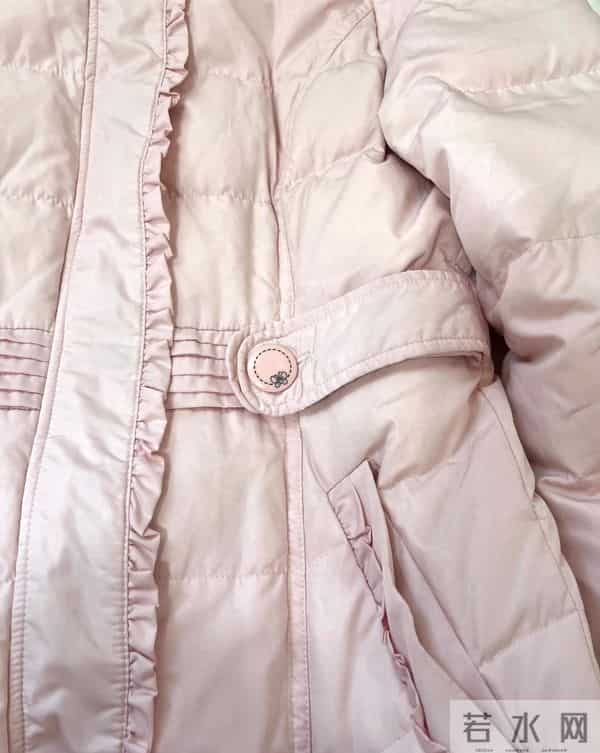 母亲把妹妹十几年前穿的羽绒服给了我女儿,女儿居然很喜欢