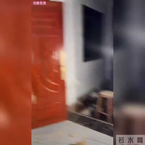 全村仅此一家的霸气大门，小松秋秋家今日落成