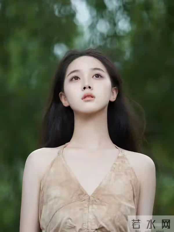 重庆一校花，172cm身段45kg，美得太犯规，让人移不开眼