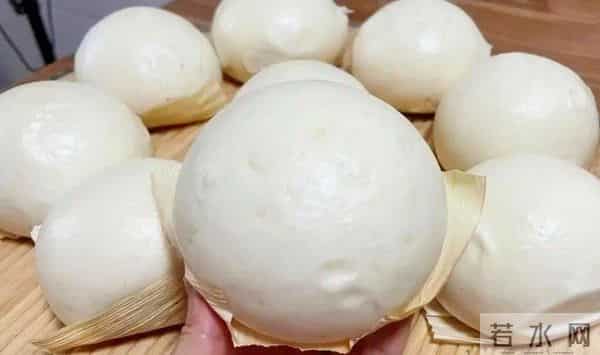 馒头保存:直接塞冰箱不对,教你个办法,存一月仍似刚出锅