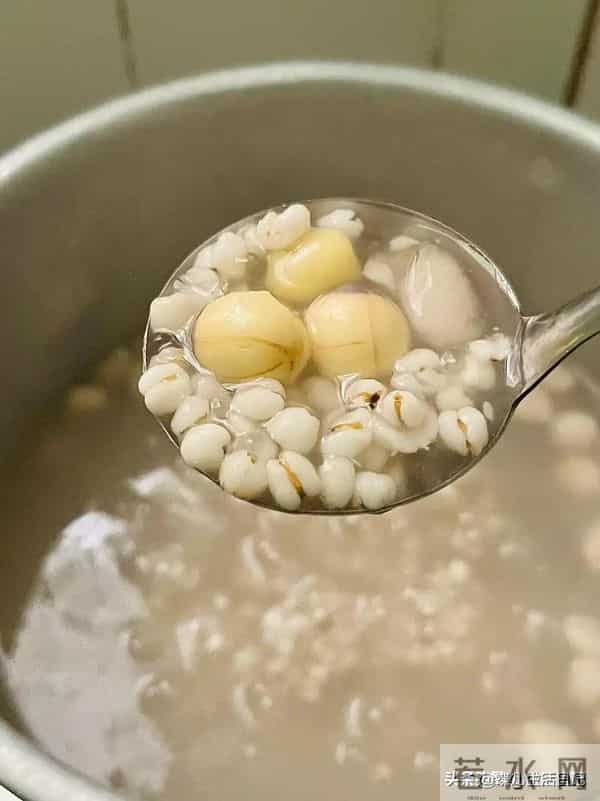 自带“黄体酮”的4种食物，女人过了40岁要多吃，皮肤白嫩气色好